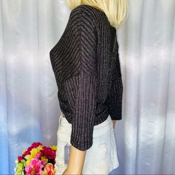 Shimmery ribbed twist front top - Picture 7 of 14